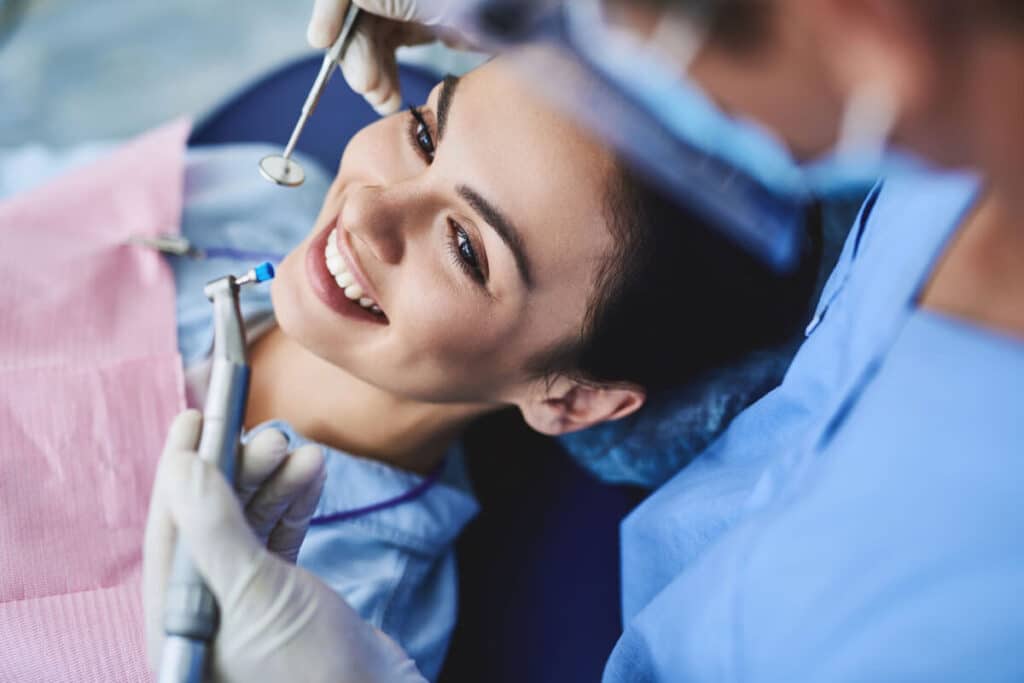 Blanqueamiento dental en Antequera