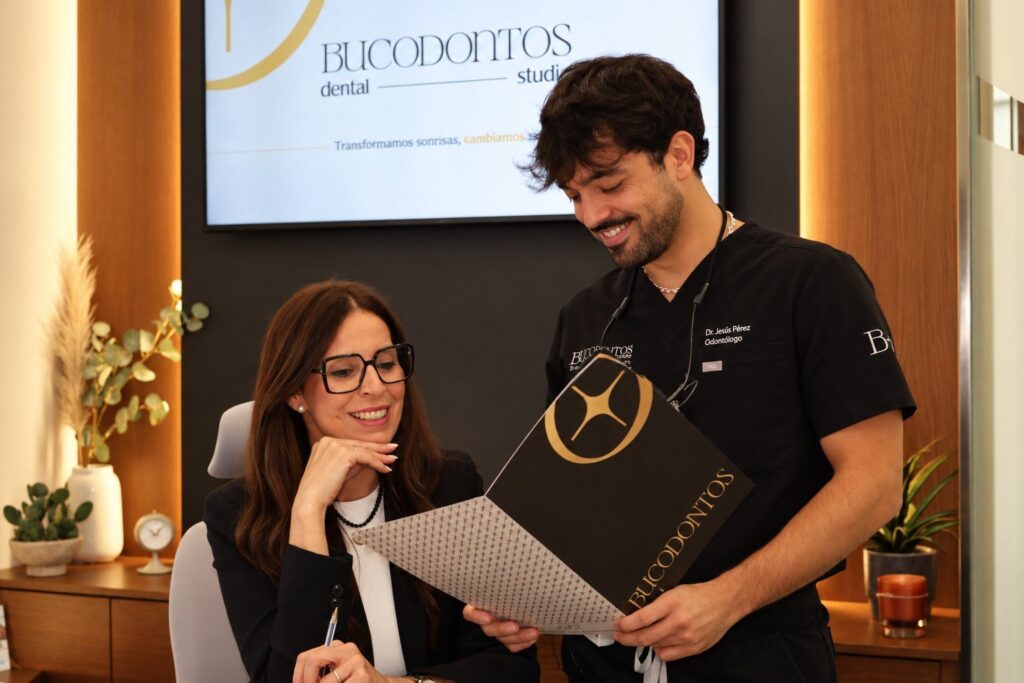 Consulta de estética dental en Bucodontos
