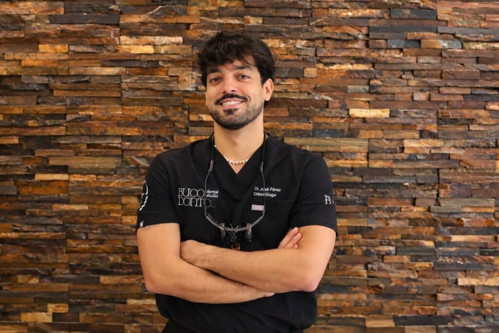 Dr. Jesús Pérez García, odontólogo especialista en cirugía oral e implantes